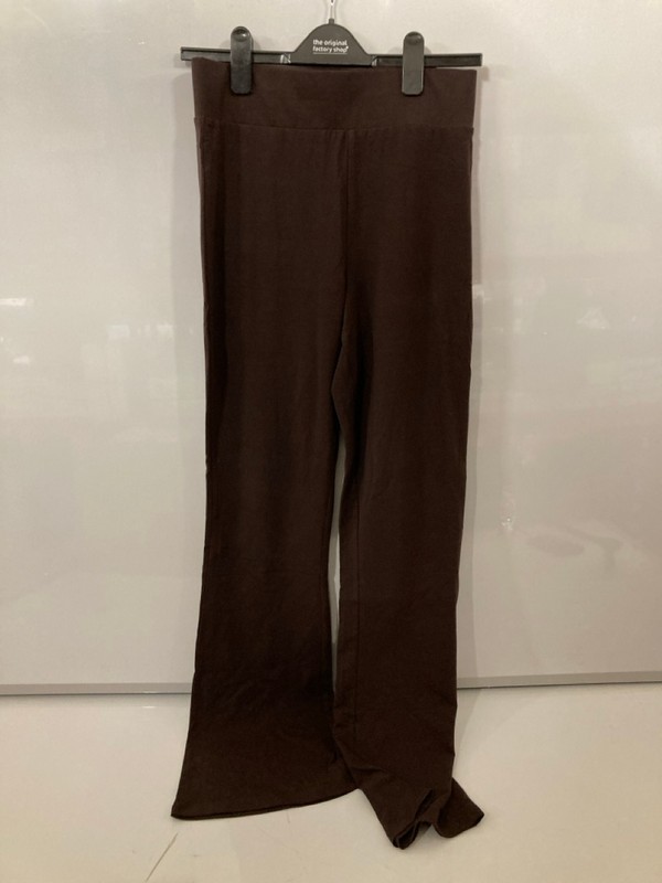 Lot 332  
            Nottingham SR7 – Delivery Only 

                
QTY OF DESIGNER CLOTHING IN VARIOUS SIZES AND DESIGNS - Image 4