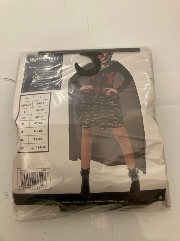 Lot 334  
            Nottingham SR7 – Delivery Only 

                
QTY OF FANCY DRESS COSTUMES INC PHANTOM OF DARKNESS - Image 3