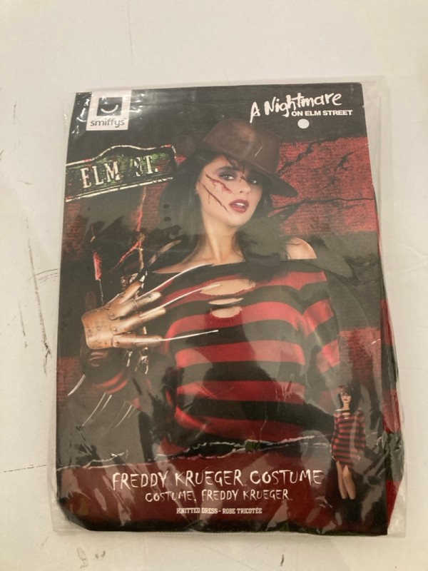 Lot 335  
            Nottingham SR7 – Delivery Only 

                
QTY OF FANCY DRESS COSTUMES INC PENNYWISE COSTUME - Image 3