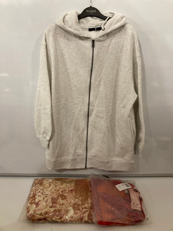 Lot 337  
            Nottingham SR7 – Delivery Only 

                
QTY OF DESIGNER CLOTHING IN VARIOUS SIZES AND DESIGNS