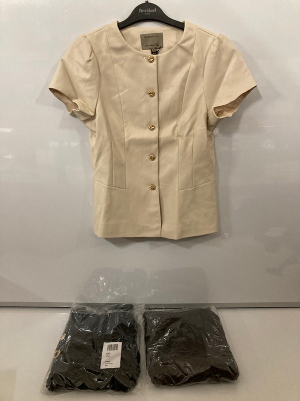 Lot 338  
            Nottingham SR7 – Delivery Only 

                
QTY OF DESIGNER CLOTHING IN VARIOUS SIZES AND DESIGNS