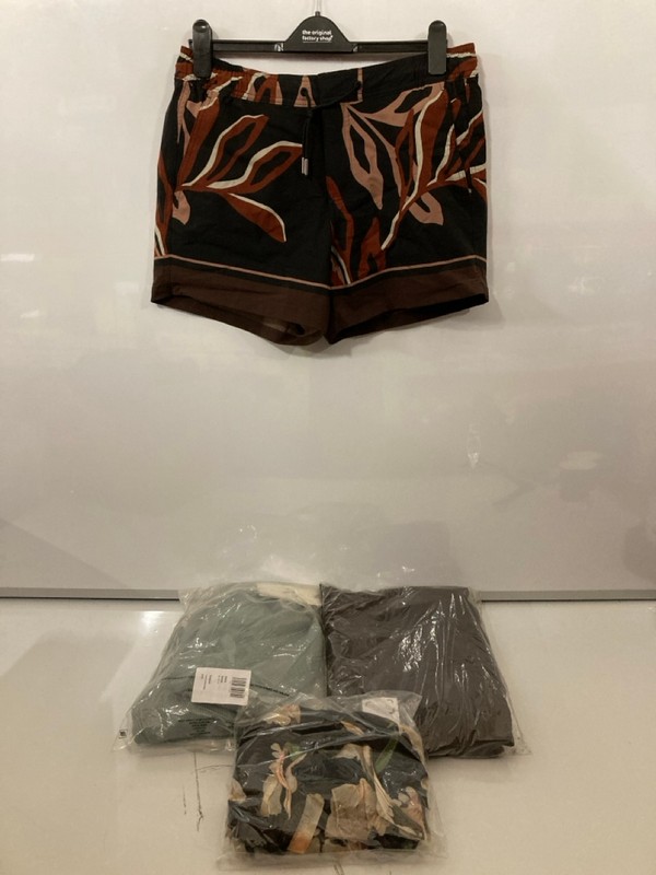 Lot 341  
            Nottingham SR7 – Delivery Only 

                
QTY OF DESIGNER CLOTHING IN VARIOUS SIZES AND DESIGNS