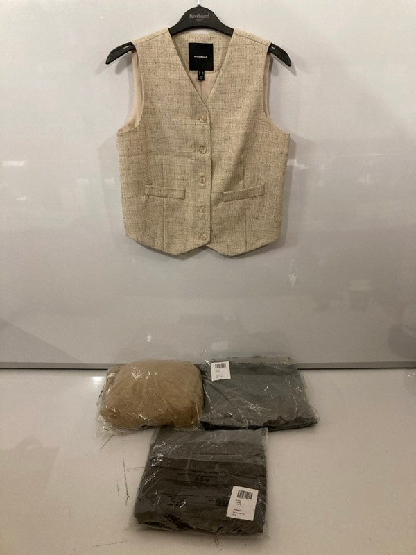 Lot 342  
            Nottingham SR7 – Delivery Only 

                
QTY OF DESIGNER CLOTHING IN VARIOUS SIZES AND DESIGNS - Image 4