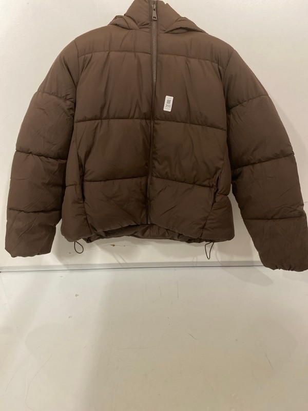 Lot 355  
            Nottingham SR7 – Delivery Only 

                
NEW LOOK WOMEN'S BROWN PUFFER COAT SIZE: UK 16