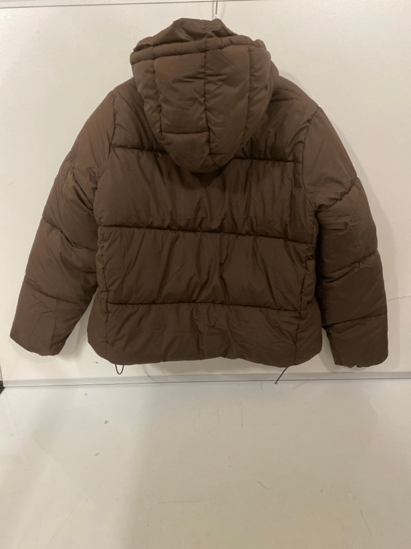 Lot 355  
            Nottingham SR7 – Delivery Only 

                
NEW LOOK WOMEN'S BROWN PUFFER COAT SIZE: UK 16 - Image 2