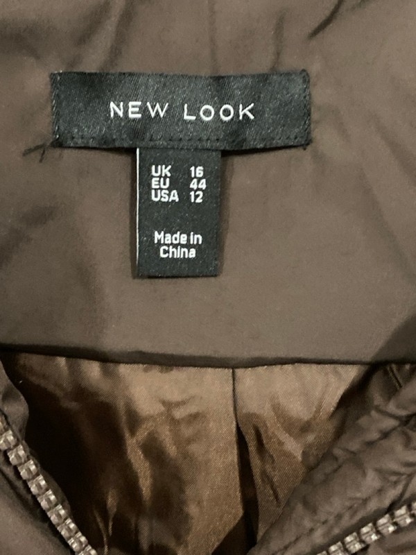 Lot 355  
            Nottingham SR7 – Delivery Only 

                
NEW LOOK WOMEN'S BROWN PUFFER COAT SIZE: UK 16 - Image 3