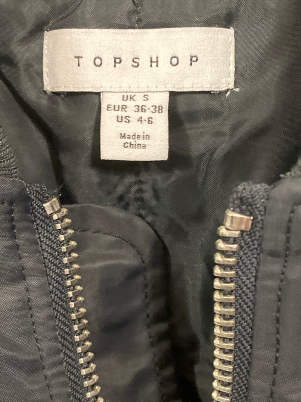 Lot 357  
            Nottingham SR7 – Delivery Only 

                
TOPSHOP BLACK BOMBER JACKET SIZE: S