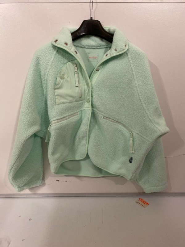 Lot 358  
            Nottingham SR7 – Delivery Only 

                
WOMEN'S MOVEMENT HIT THE SLOPES FLEECE JACKET SIZE: S - Image 4