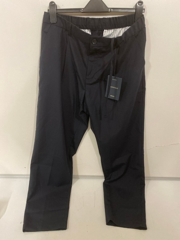 Lot 361  
            Nottingham SR7 – Delivery Only 

                
MNG ESSENTIALS SLIM FIT SUIT TROUSERS SIZE: 32