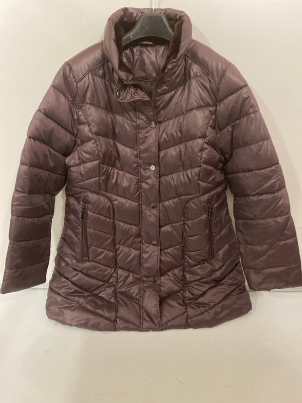 Lot 365  
            Nottingham SR7 – Delivery Only 

                
GALLERY WOMEN'S PUFFER COAT SIZE: 18