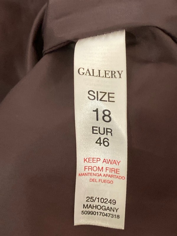Lot 365  
            Nottingham SR7 – Delivery Only 

                
GALLERY WOMEN'S PUFFER COAT SIZE: 18
