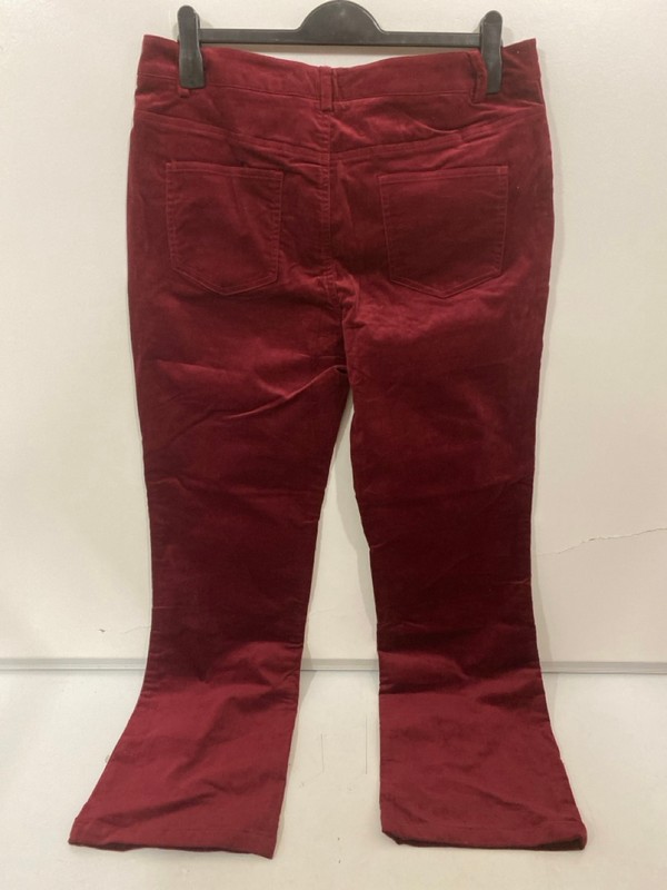 Lot 368  
            Nottingham SR7 – Delivery Only 

                
JOE BROWNS RED TROUSERS SIZE: UK 16