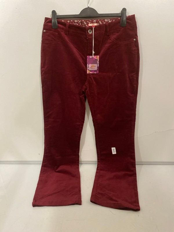 Lot 368  
            Nottingham SR7 – Delivery Only 

                
JOE BROWNS RED TROUSERS SIZE: UK 16