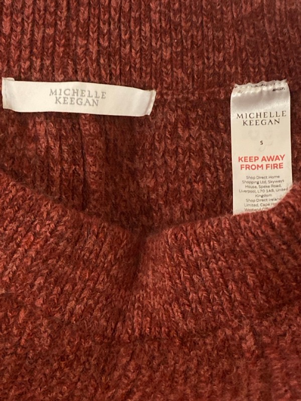 Lot 370  
            Nottingham SR7 – Delivery Only 

                
MICHELLE KEEGAN RED FLEECE TROUSERS SIZE: S - Image 3