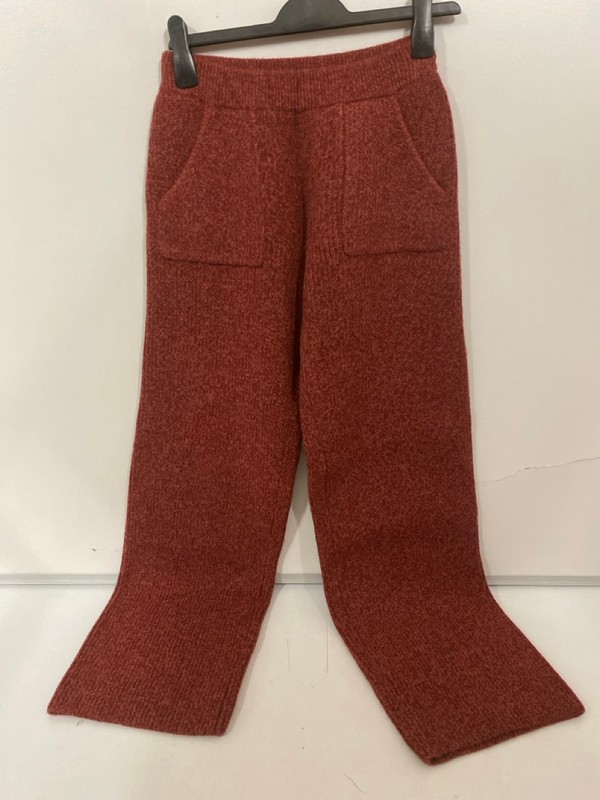 Lot 370  
            Nottingham SR7 – Delivery Only 

                
MICHELLE KEEGAN RED FLEECE TROUSERS SIZE: S - Image 4