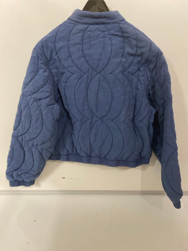 Lot 373  
            Nottingham SR7 – Delivery Only 

                
MNG PUZZLE EMBROIDED QUILTED BOMBER JACKET SIZE: M