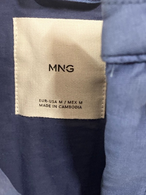 Lot 373  
            Nottingham SR7 – Delivery Only 

                
MNG PUZZLE EMBROIDED QUILTED BOMBER JACKET SIZE: M