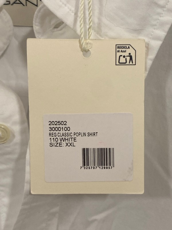 Lot 375  
            Nottingham SR7 – Delivery Only 

                
MEN'S GANT REGULAR CLASSIC POPLIN WHITE SHIRT SIZE: XXL