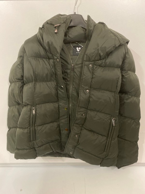 Lot 376  
            Nottingham SR7 – Delivery Only 

                
V BY VERY WOMEN'S PUFFER COAT SIZE: 8