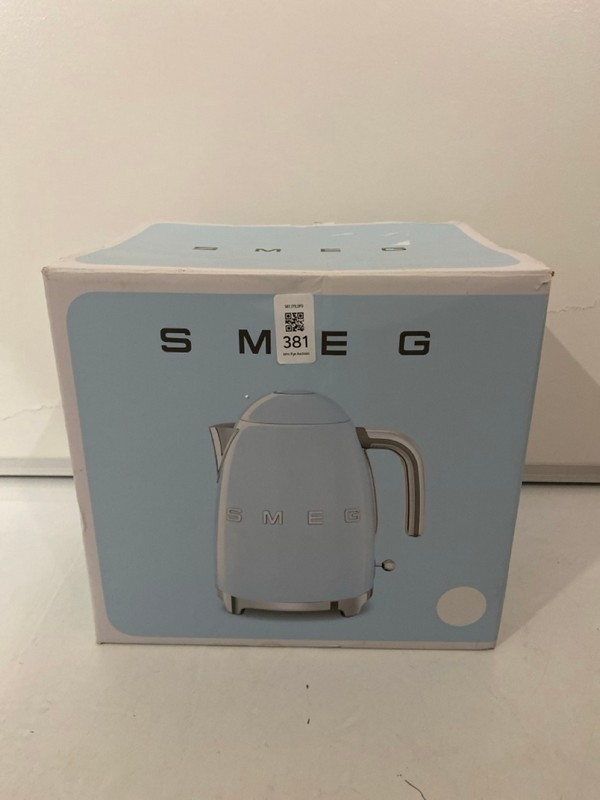 Lot 381  
            Nottingham SR7 – Delivery Only 

                
SMEG WHITE JUG KETTLE