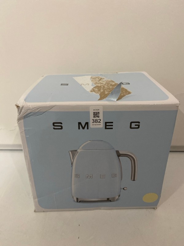 Lot 382  
            Nottingham SR7 – Delivery Only 

                
SMEG CREAM JUG KETTLE