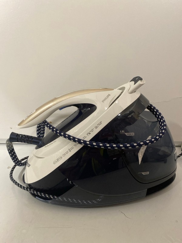 Lot 383  
            Nottingham SR7 – Delivery Only 

                
PHILIPS PERFECT CARE ELITE STEAM IRON