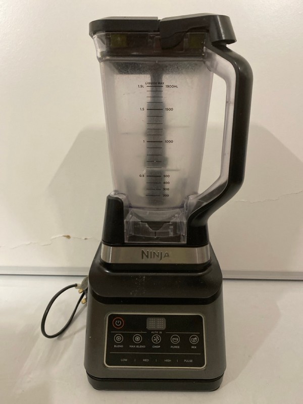 Lot 384  
            Nottingham SR7 – Delivery Only 

                
NINJA FOOD BLENDER/MIXER