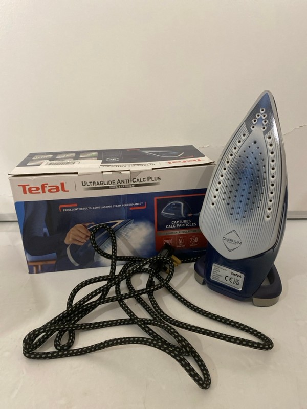 Lot 385  
            Nottingham SR7 – Delivery Only 

                
2 X TEFAL IRONS INC PUREGLISS STEAM IRON