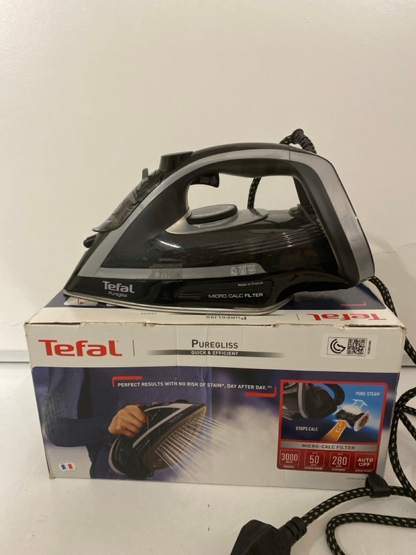 Lot 385  
            Nottingham SR7 – Delivery Only 

                
2 X TEFAL IRONS INC PUREGLISS STEAM IRON