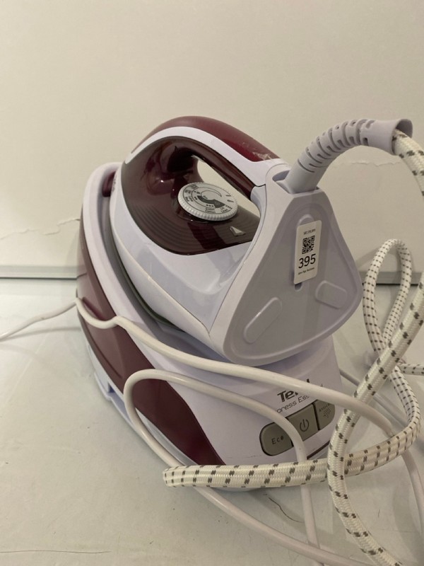 Lot 395  
            Nottingham SR7 – Delivery Only 

                
TEFAL EXPRESS ESSENTIAL STEAM IRON