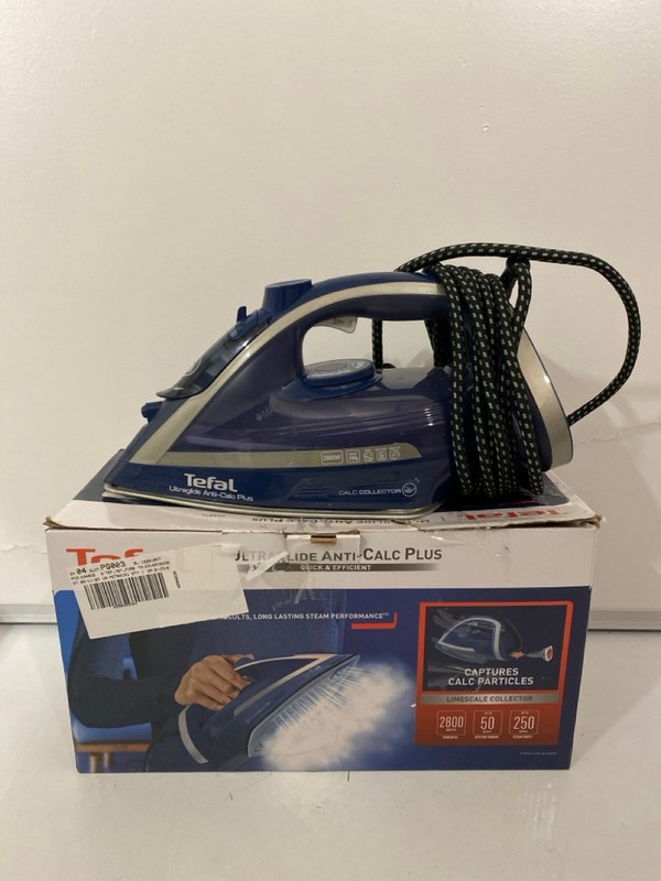 Lot 396  
            Nottingham SR7 – Delivery Only 

                
2 X TEFAL ULTRAGLIDE ANTI-CALC PLUS STEAM IRONS