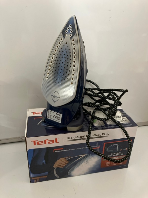 Lot 401  
            Nottingham SR7 – Delivery Only 

                
2 X TEFAL STEAM IRONS INC SMART PROTECT PLUS