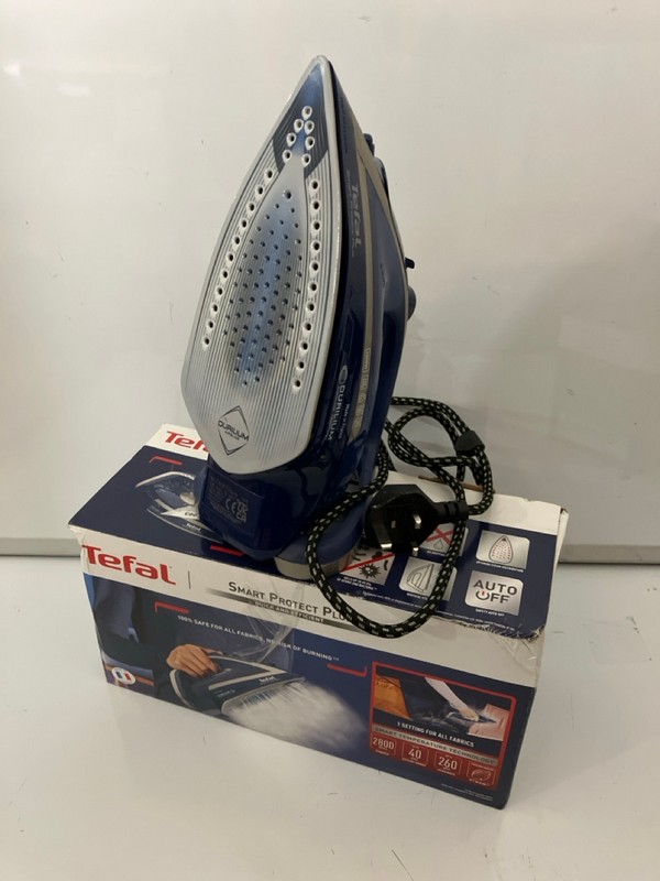 Lot 401  
            Nottingham SR7 – Delivery Only 

                
2 X TEFAL STEAM IRONS INC SMART PROTECT PLUS