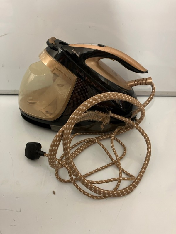 Lot 406  
            Nottingham SR7 – Delivery Only 

                
PHILIPS PERFECT CARE ELITE PLUS STEAM IRON - Image 2