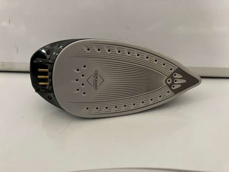 Lot 407  
            Nottingham SR7 – Delivery Only 

                
TEFAL FREEMOVE POWER STEAM IRON