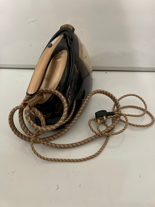 Lot 418  
            Nottingham SR7 – Delivery Only 

                
PHILIPS PERFECT CARE ELITE PLUS STEAM IRON - Image 3