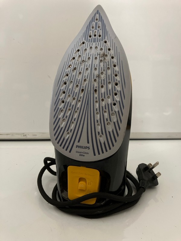 Lot 419  
            Nottingham SR7 – Delivery Only 

                
2 X IRONS INC PHILIPS AZUR 7000 SERIES STEAM IRON - Image 4