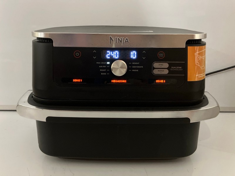 Lot 420  
            Nottingham SR7 – Delivery Only 

                
NINJA FOODI 10.4L FLEXDRAWER AIR FRYER