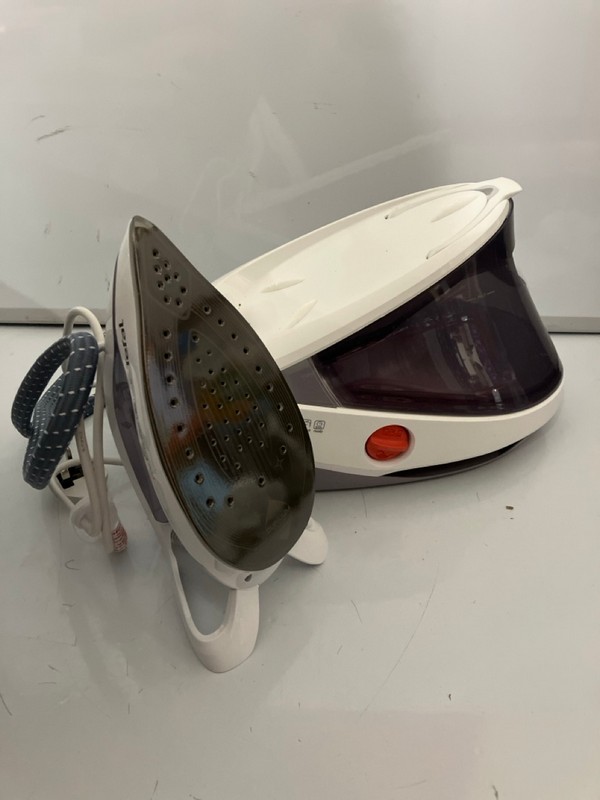 Lot 424  
            Nottingham SR7 – Delivery Only 

                
TEFAL PRO EXPRESS ULTIMATE II STEAM IRON - Image 3