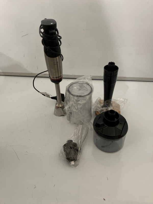 Lot 430  
            Nottingham SR7 – Delivery Only 

                
BOSCH ERGO MASTER SERIE 6 1000W HAND MIXER/BLENDER
