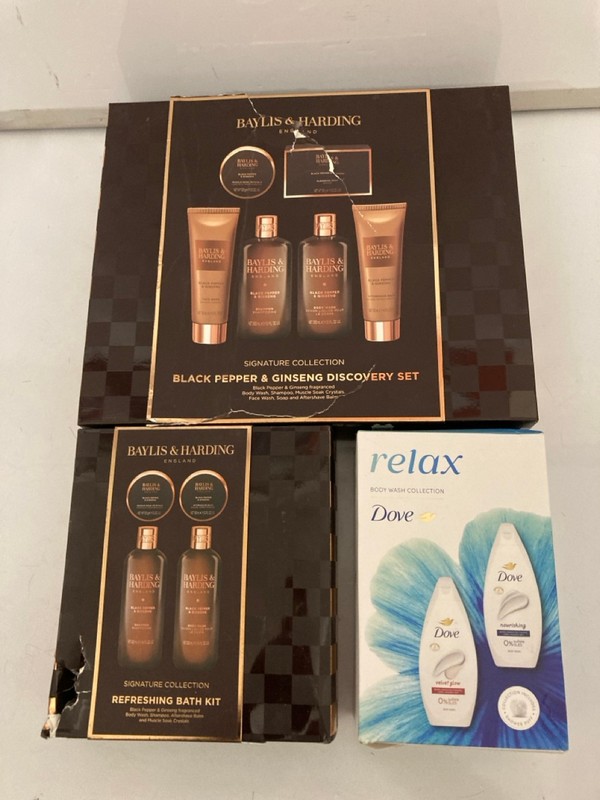 Lot 470  
            Nottingham SR7 – Delivery Only 

                
QTY OF GIFT SETS INC OLD SPICE FOR THE LEGEND - Image 3