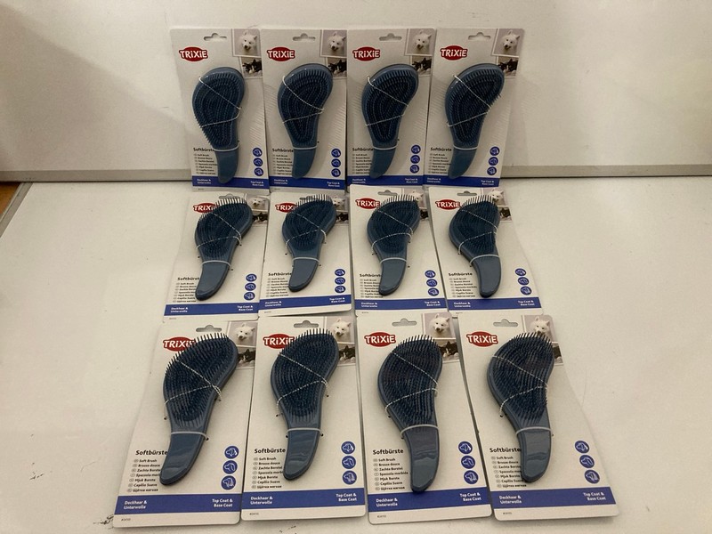 Lot 474  
            Nottingham SR7 – Delivery Only 

                
QTY OF TRIZIE SOFT PET BRUSHES