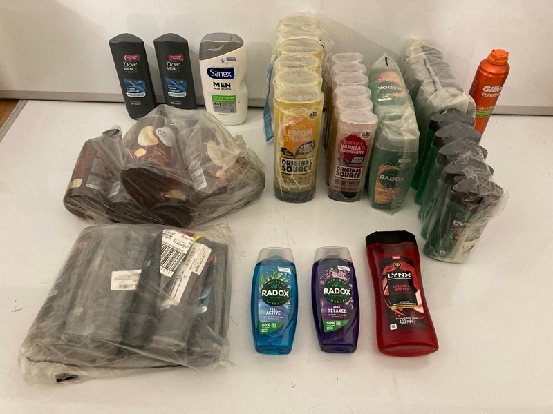 Lot 476  
            Nottingham SR7 – Delivery Only 

                
QTY OF ITEMS INC LYNX CHERRY SPRITZ BODY WASH