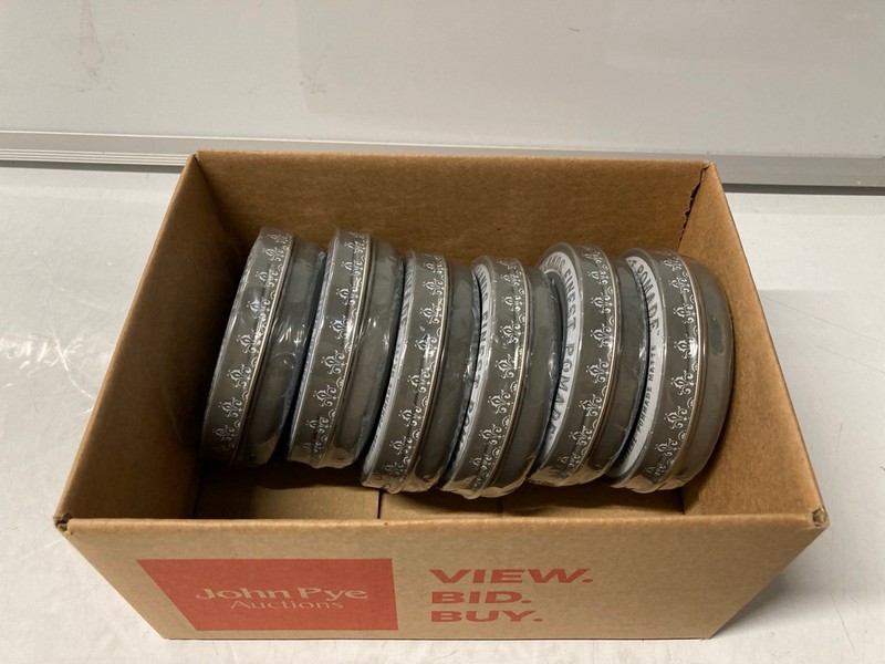 Lot 514  
            Nottingham SR7 – Delivery Only 

                
QTY OF REUZEL HOLLANDS FINEST POMADE EXTREME HOLD HAIR WAX 113G