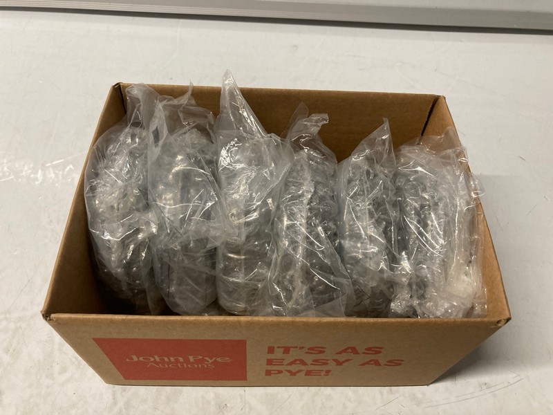 Lot 515  
            Nottingham SR7 – Delivery Only 

                
QTY OF REUZEL HOLLANDS FINEST POMADE EXTREME HOLD HAIR WAX 113G