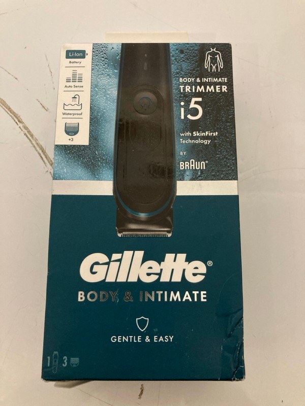 Lot 55  
            Nottingham SR7 – Delivery Only 

                
2 X MEN'S SHAVERS INC GILLETTE I5 TRIMMER