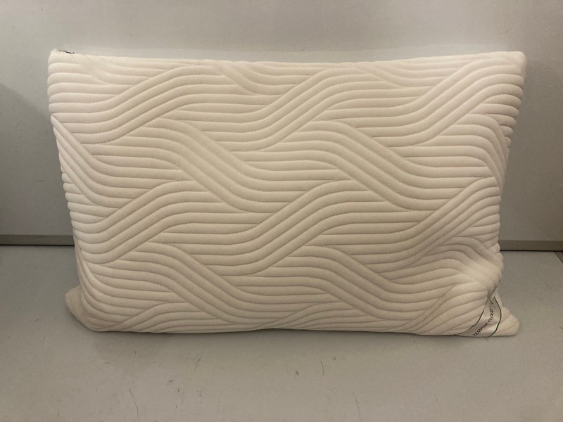 Lot 83  
            Nottingham SR7 – Delivery Only 

                
TEMPUR CLOUD MEDIUM PILLOW