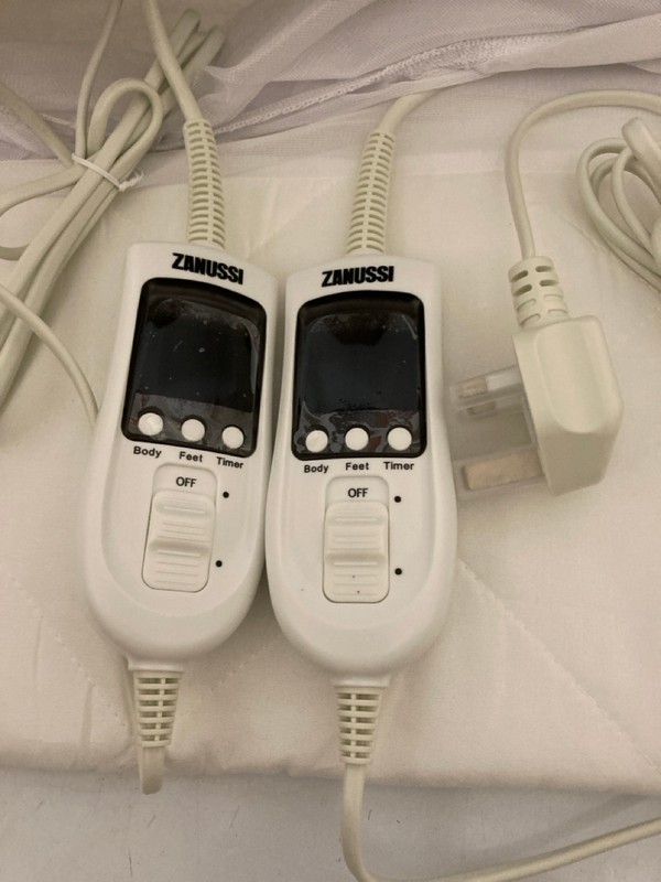 Lot 85  
            Nottingham SR7 – Delivery Only 

                
ZANUSSI DOUBLE ELECTRIC MATTRESS PORTECTOR