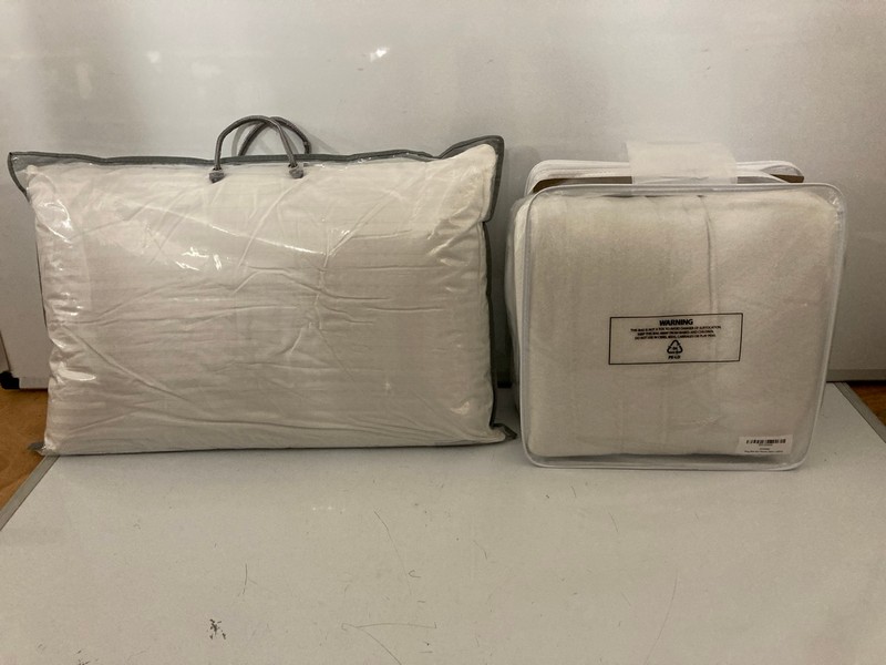 Lot 88  
            Nottingham SR7 – Delivery Only 

                
2 X BEDDING ITEMS INC HOMEFRONT LUXURY FULLY FITTED ELECTRIC KING SIZE BLANKET