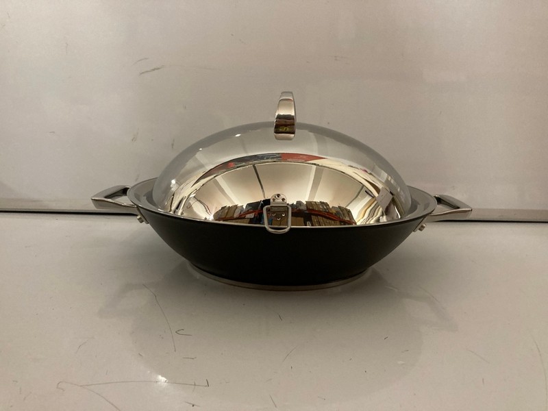 Lot 90  
            Nottingham SR7 – Delivery Only 

                
2 X COOKING PANS INC CIRCULON INFINITE 14" WOK